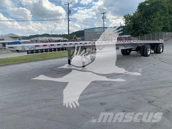 Reitnouer CK-100 Semi-trailer med lad/flatbed