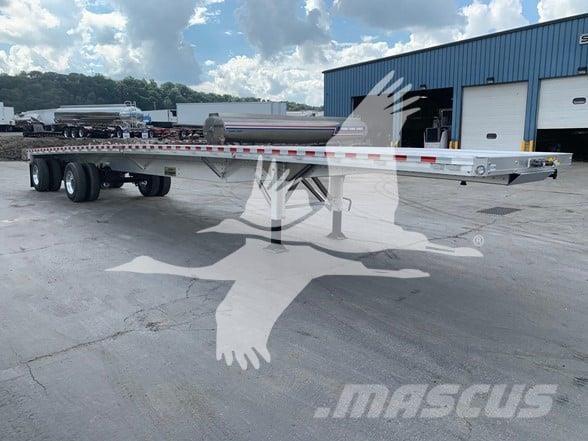 Reitnouer CK-100 Semi-trailer med lad/flatbed