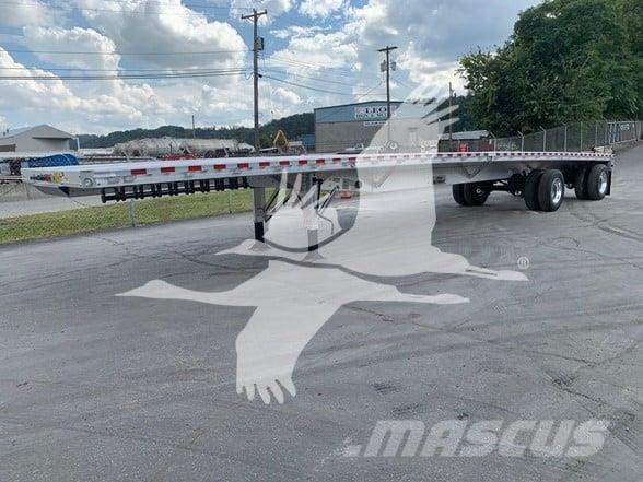Reitnouer CK-100 Semi-trailer med lad/flatbed