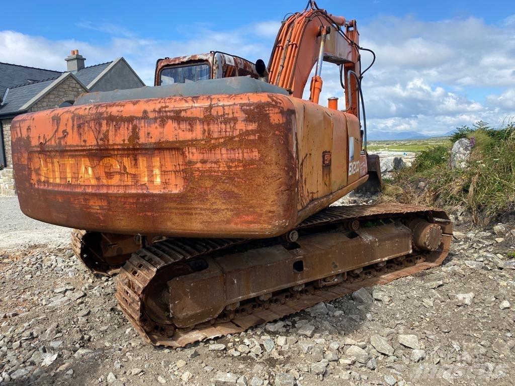Hitachi EX 200-5 Gravemaskiner på larvebånd