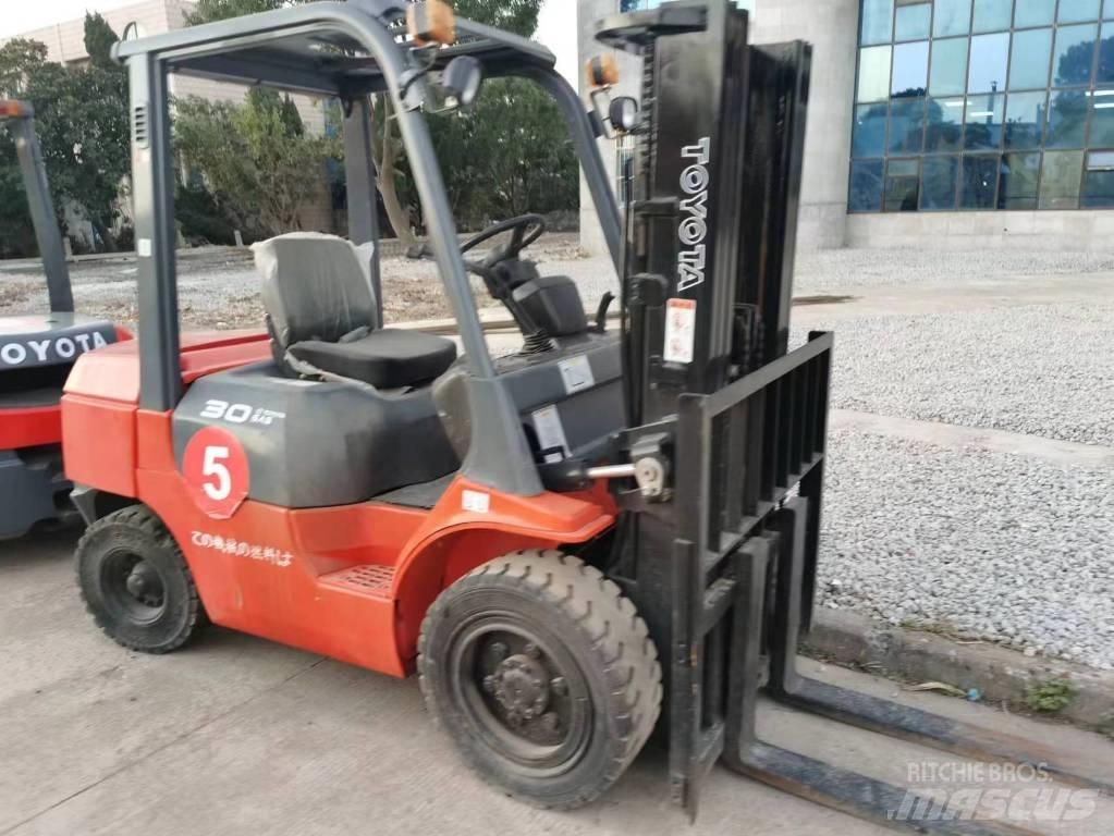 Toyota 7FD 30 Diesel gaffeltrucks