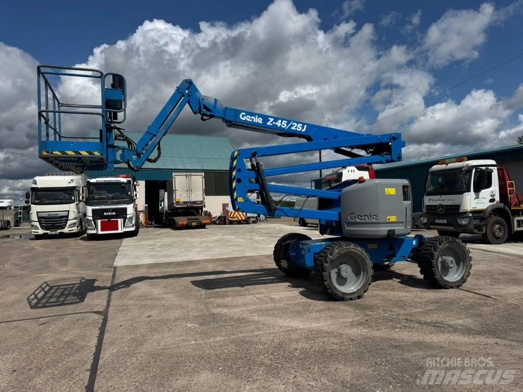 Genie Z 45/25 J Bomlifte med knækarm