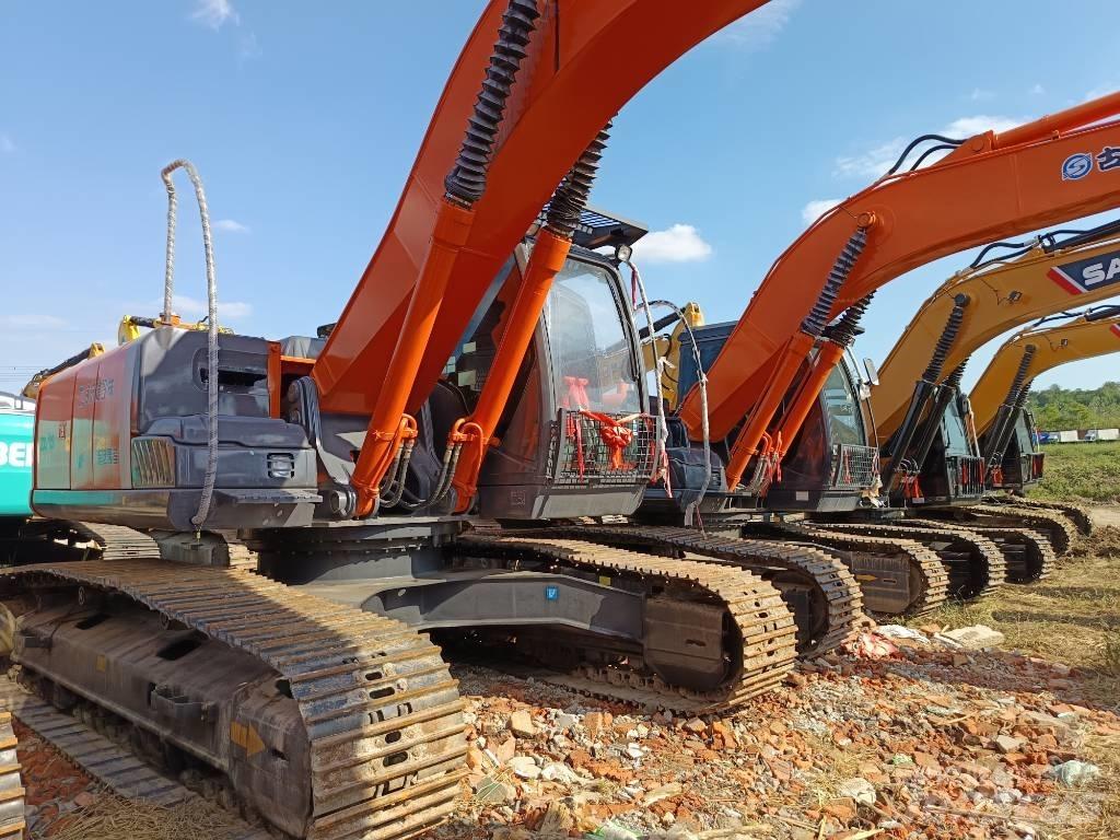 Hitachi ZX240 Gravemaskiner på larvebånd