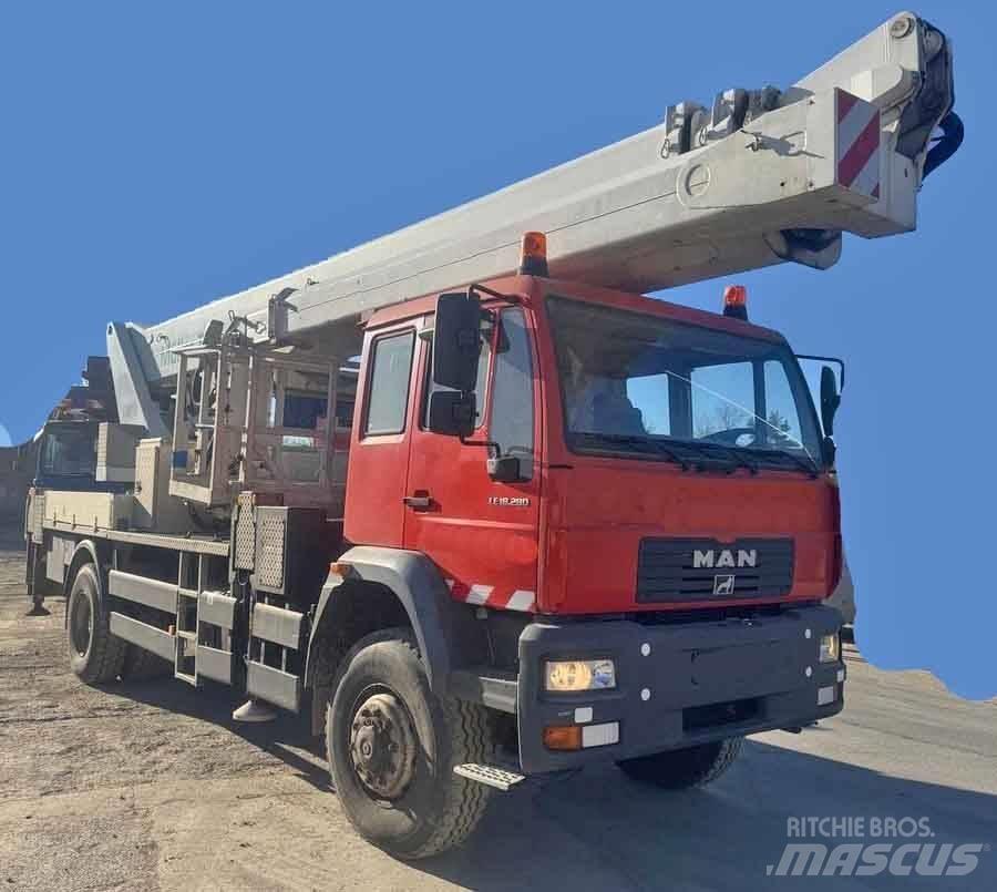 MAN LE18.280 Lastbilmonterede lifte