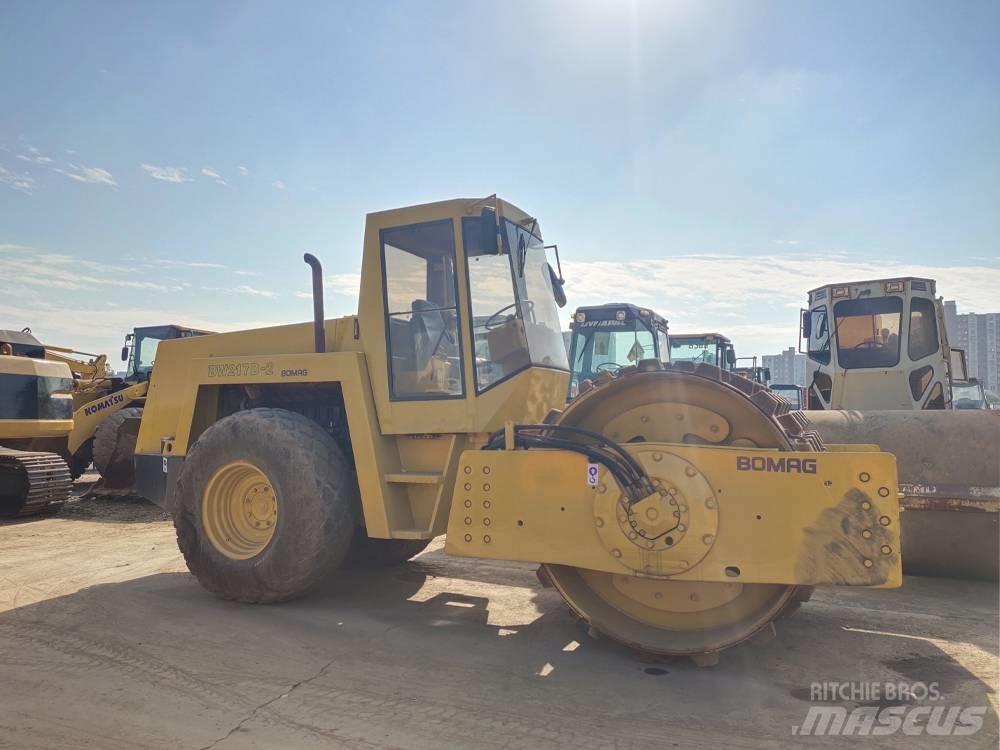 Bomag BW 217 Enkelt tromle