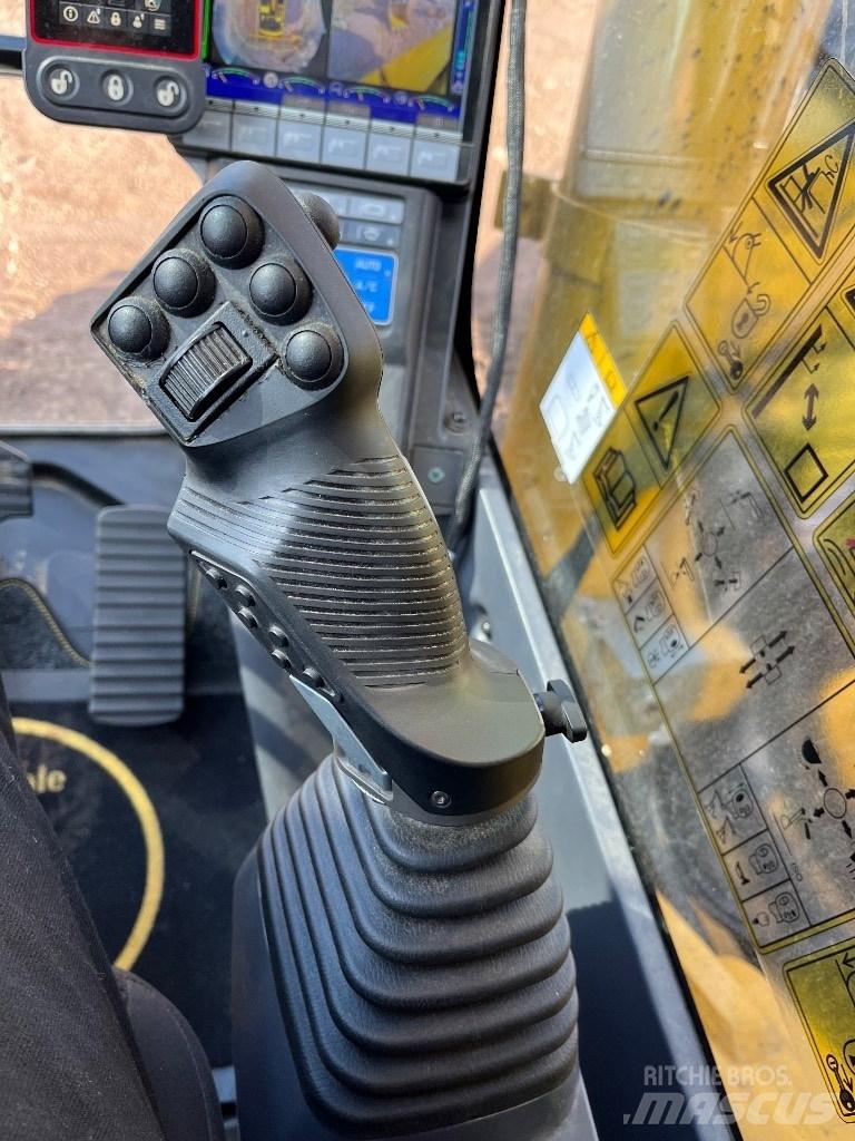 Komatsu HB 365LC-3E0 Gravemaskiner på larvebånd