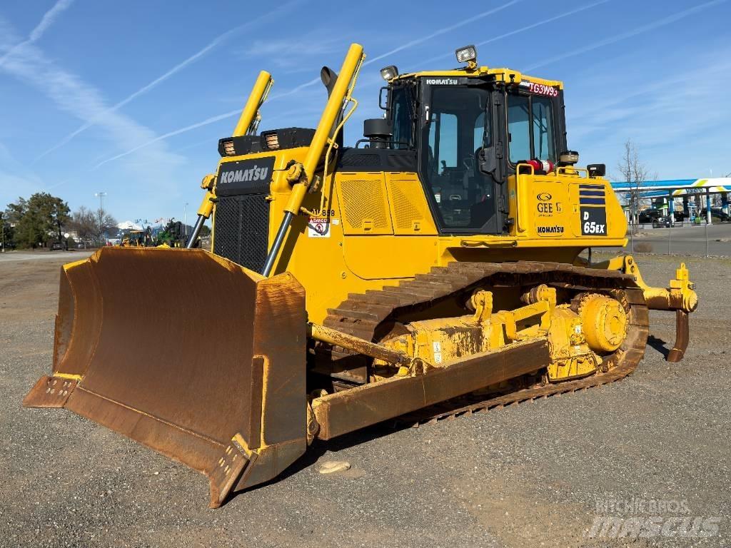 Komatsu D65EX-18 Bulldozer på larvebånd