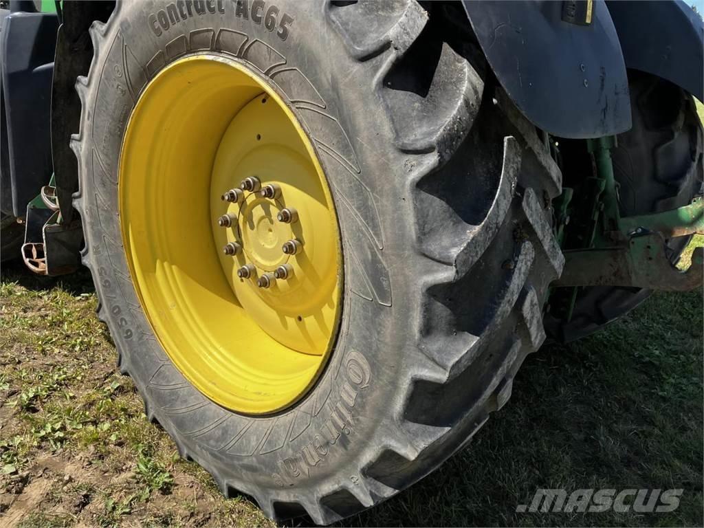 John Deere 6210R Traktorer