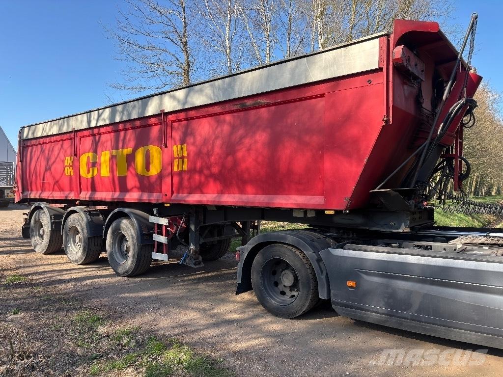 AJK Stuuras kieper Semi-trailer med tip