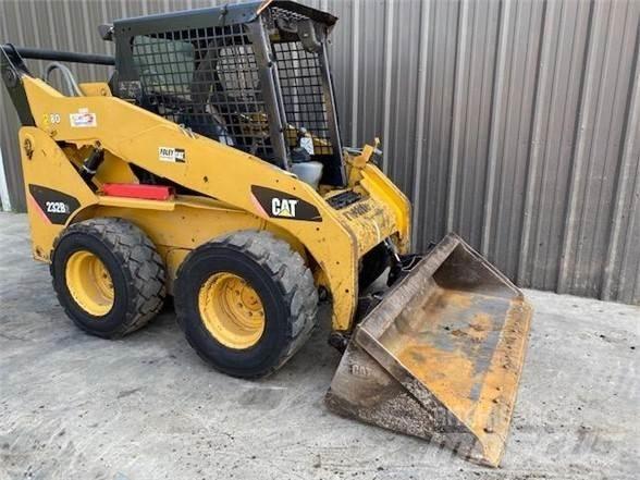 CAT 232B2 Minilæsser - skridstyret