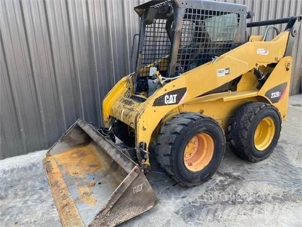 CAT 232B2 Minilæsser - skridstyret