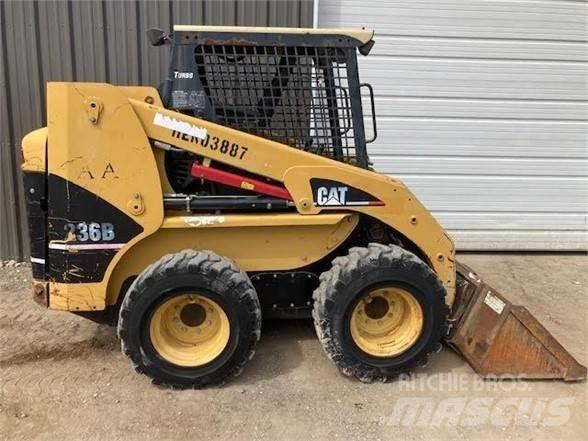 CAT 236B Minilæsser - skridstyret