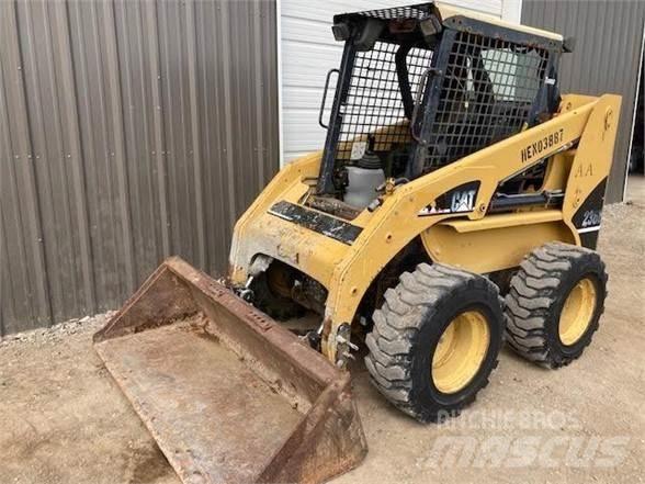 CAT 236B Minilæsser - skridstyret
