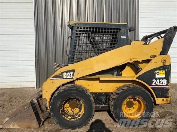 CAT 242B Minilæsser - skridstyret