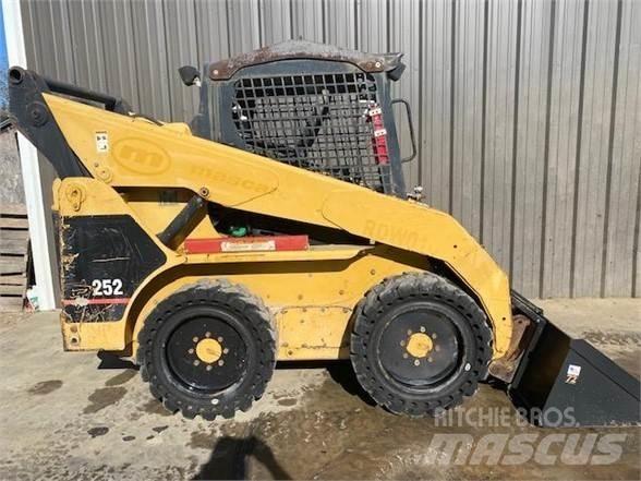 CAT 252 Minilæsser - skridstyret