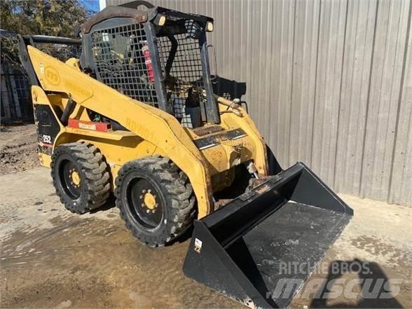 CAT 252 Minilæsser - skridstyret