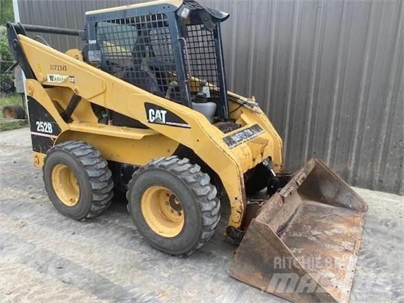 CAT 252B Minilæsser - skridstyret