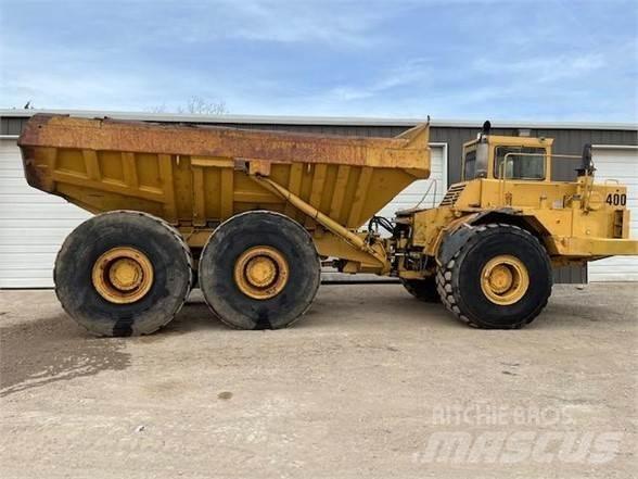 CAT D400 Terrængående lastbiler
