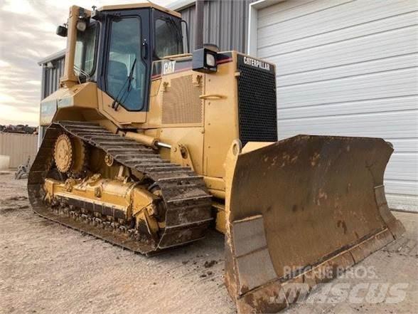 CAT D5M Bulldozer på larvebånd