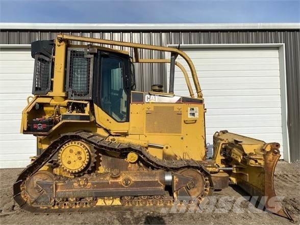 CAT D5M XL Bulldozer på larvebånd