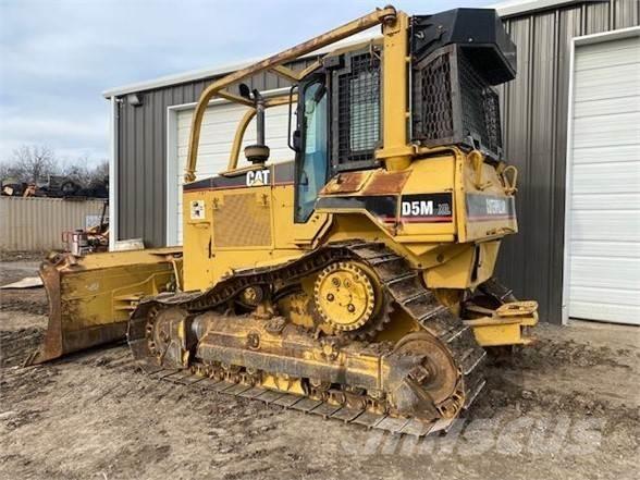 CAT D5M XL Bulldozer på larvebånd