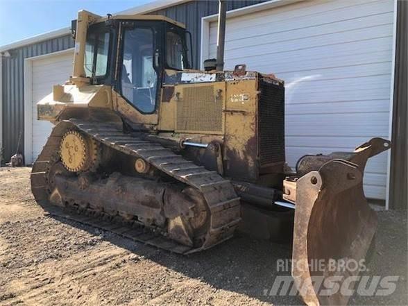 CAT D6M XL Bulldozer på larvebånd