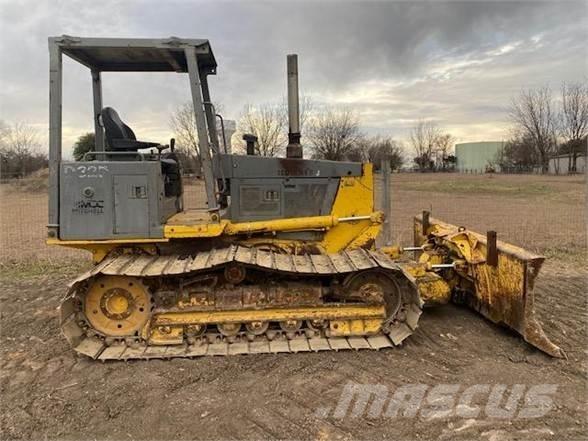 Komatsu D32P-1 Bulldozer på larvebånd