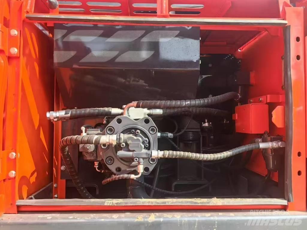 Doosan DX 225 LC Gravemaskiner på larvebånd