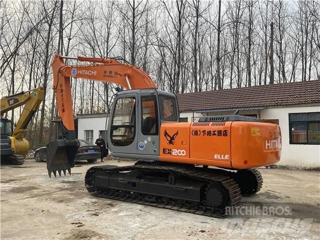 Hitachi EX200-5 Gravemaskiner på larvebånd