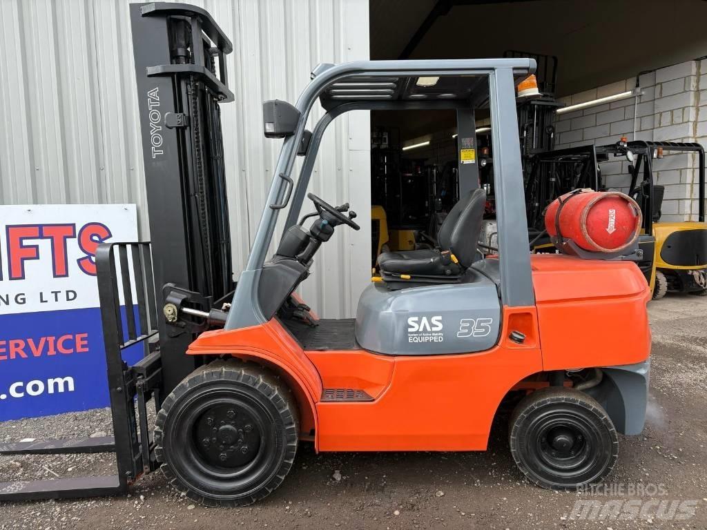 Toyota 7FGJ35 LPG gaffeltrucks