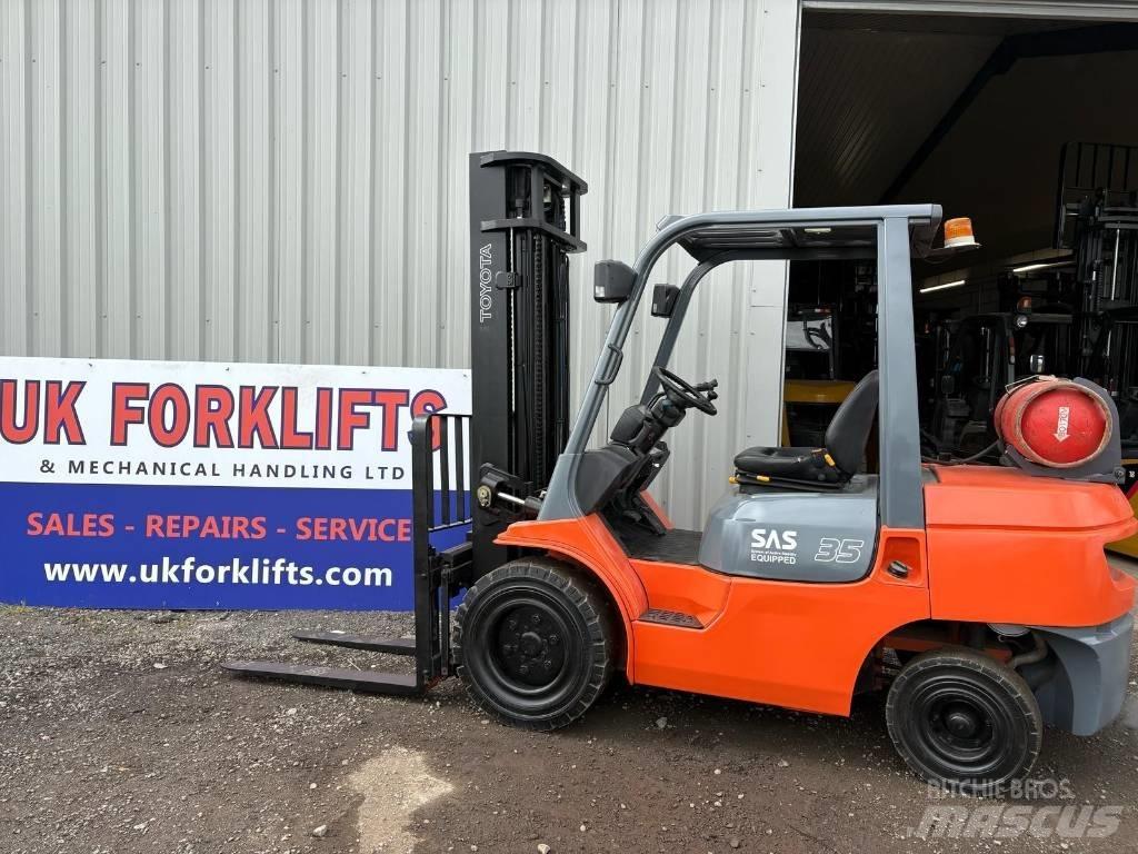 Toyota 7FGJ35 LPG gaffeltrucks