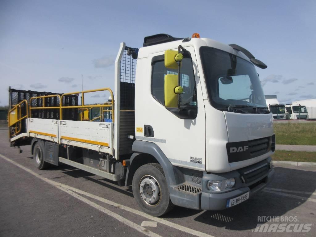 DAF 45.210 ATI Flatbed lastbiler med spil