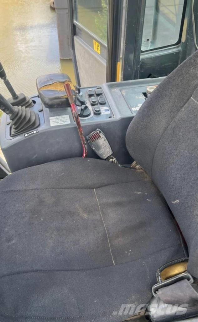 Komatsu WA 250 PZ-6 Læssemaskiner på hjul