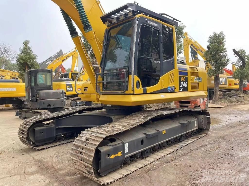 Komatsu PC240-8 Gravemaskiner på larvebånd