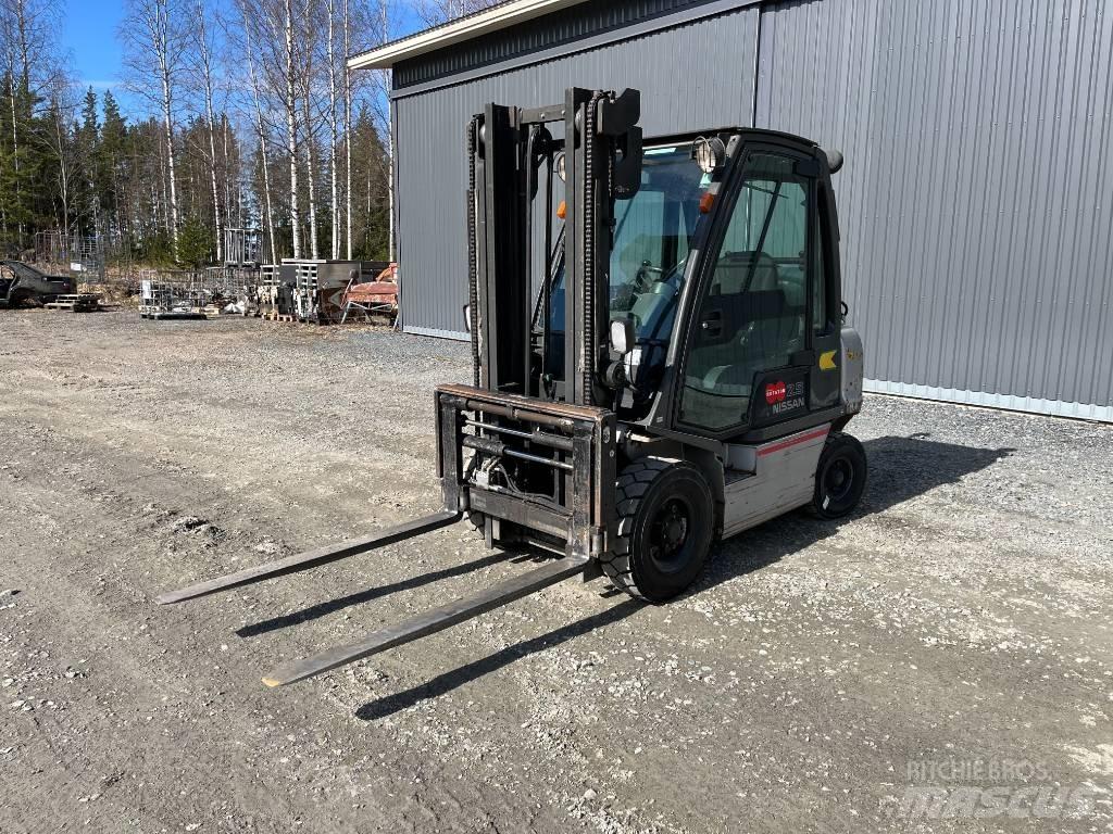 Nissan UD02A25P0 LPG gaffeltrucks