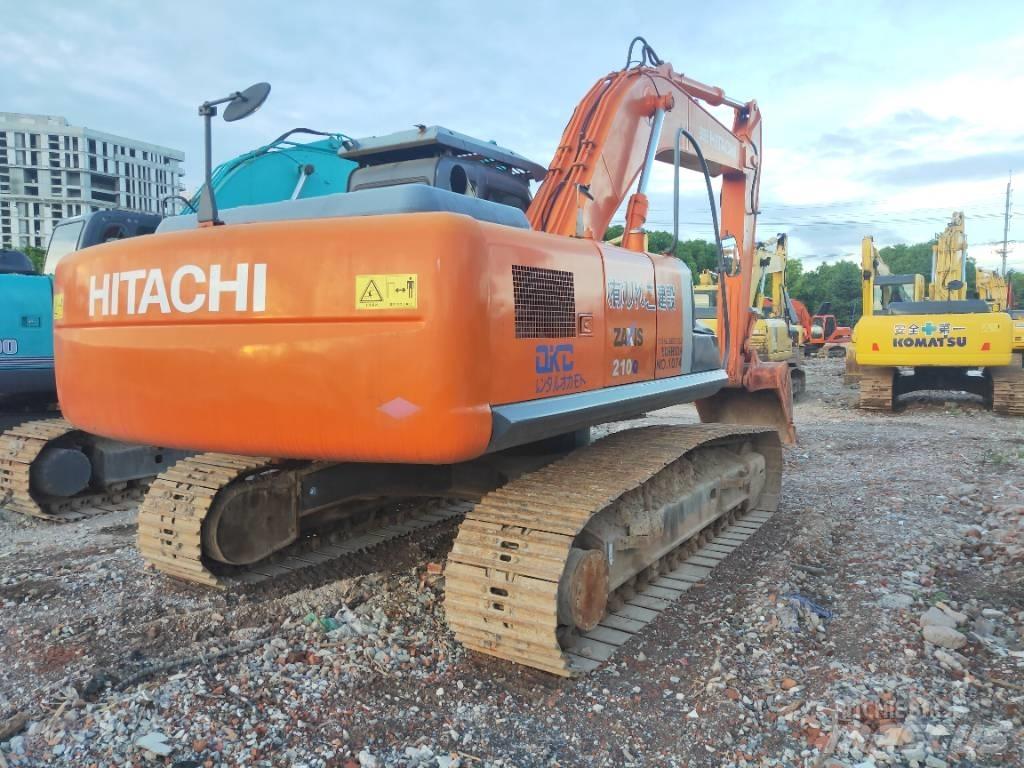 Hitachi ZX 210 Gravemaskiner på larvebånd