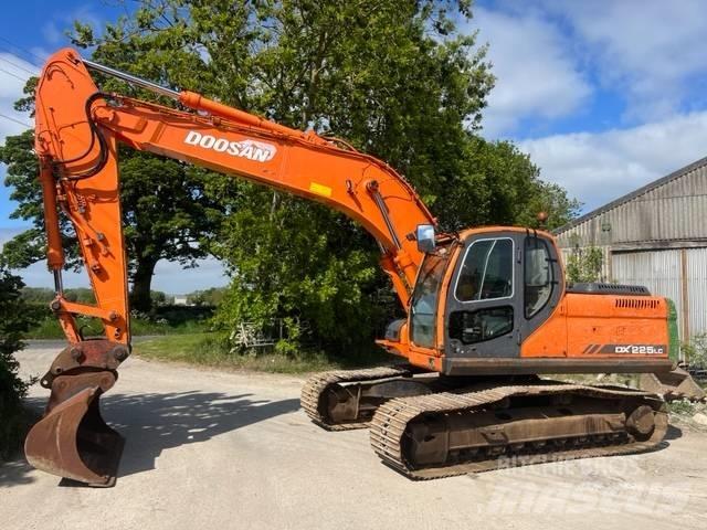 Doosan DX 225 LC Gravemaskiner på larvebånd