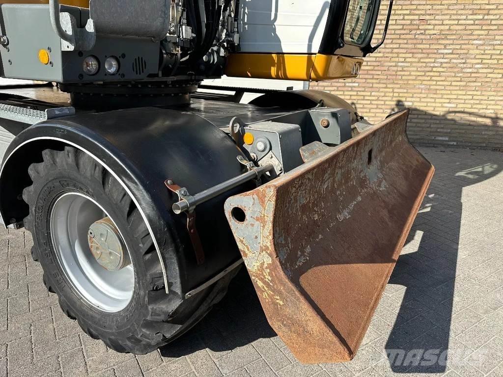 Liebherr A914 Gravemaskiner på hjul