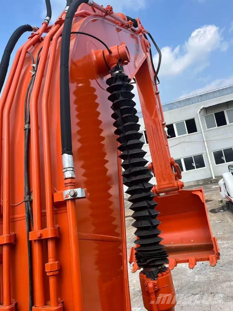 Hitachi ZX 250 Gravemaskiner på larvebånd