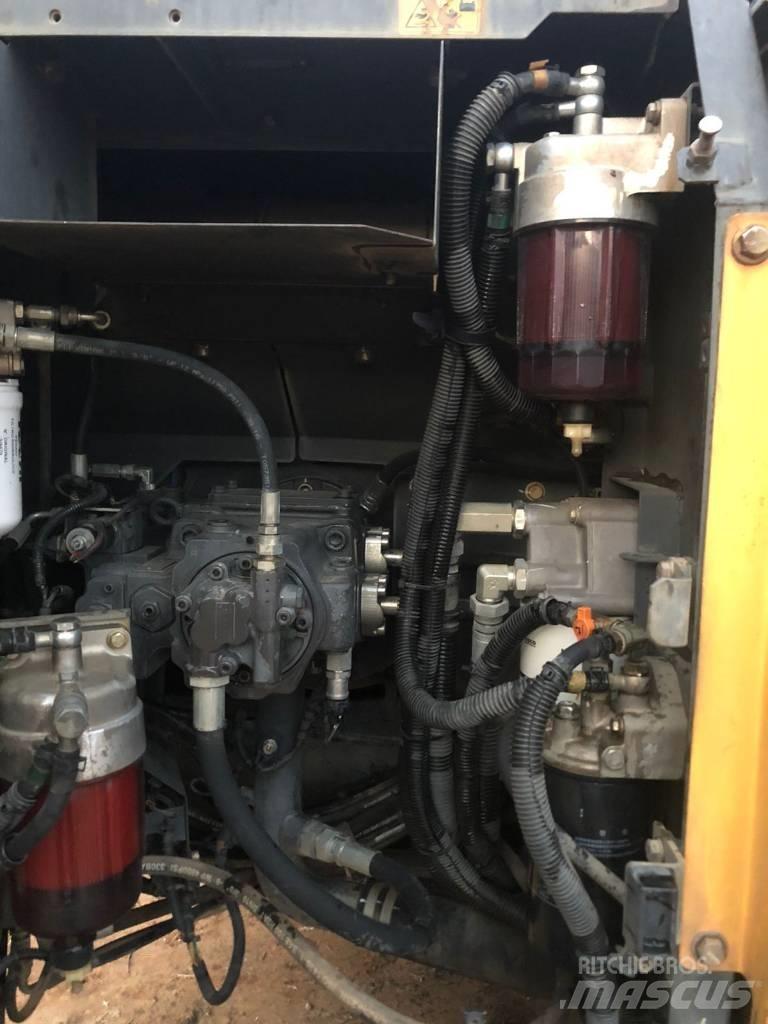 New Holland E 145 Gravemaskiner på larvebånd
