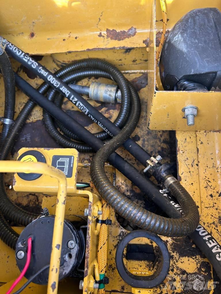 CAT 313 F LGC Gravemaskiner på larvebånd