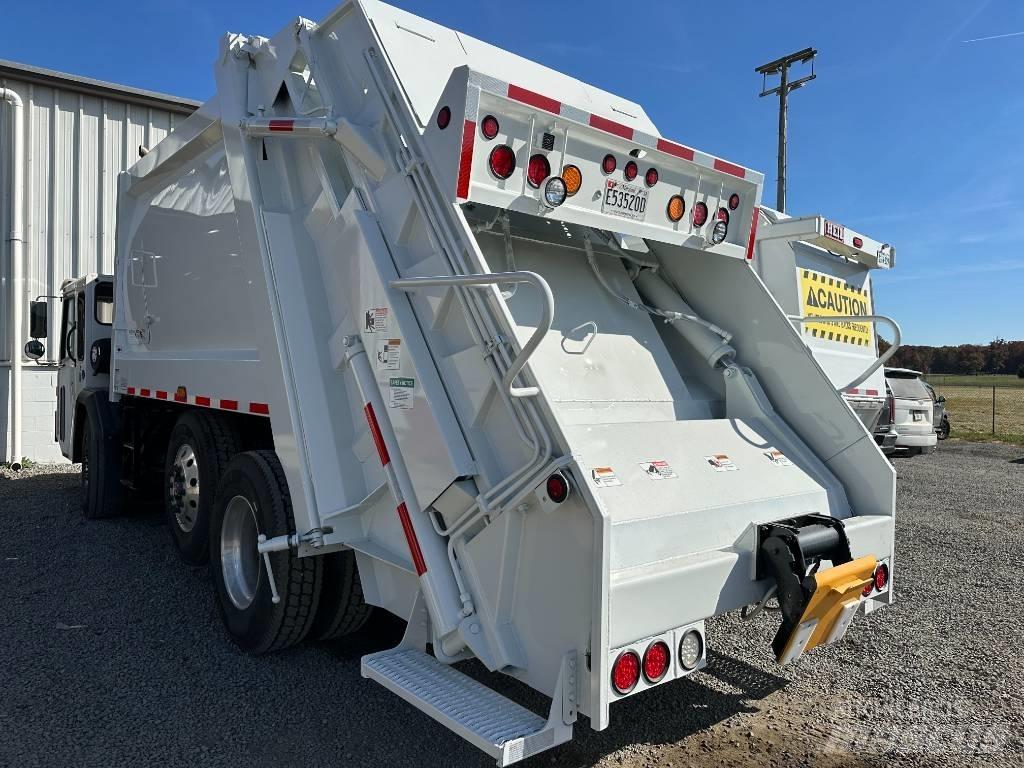  Crane Carrier LET2CC Renovationslastbiler