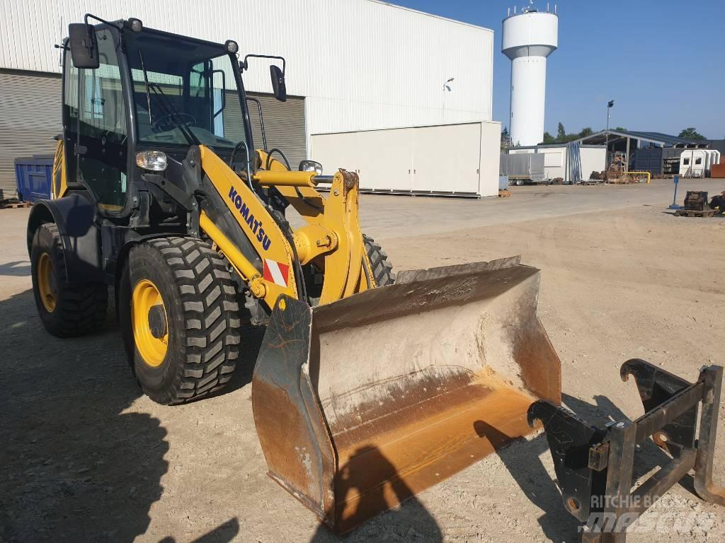 Komatsu WA80M-8E0 Læssemaskiner på hjul