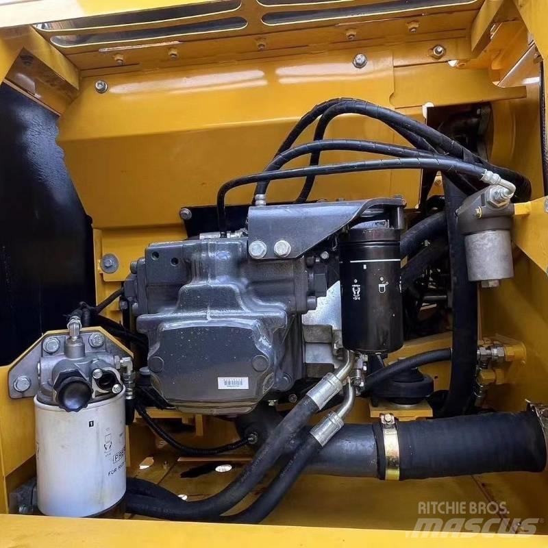 Komatsu PC 220 Gravemaskiner på larvebånd