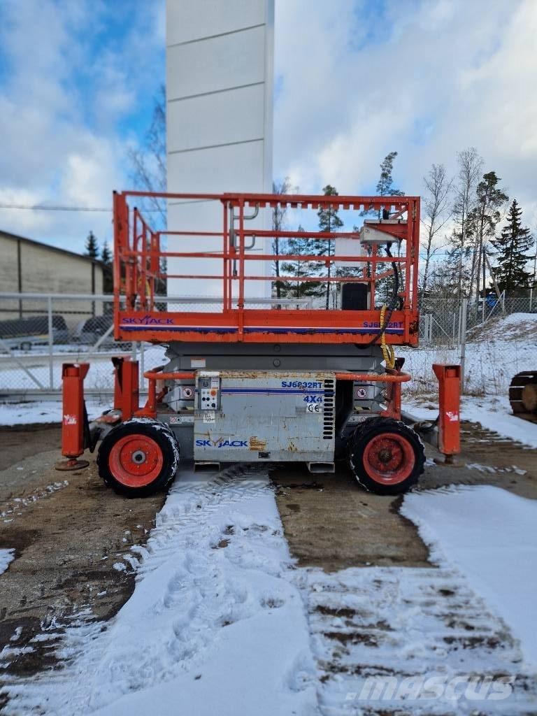 SkyJack SJ 6832 RT Saxlifte