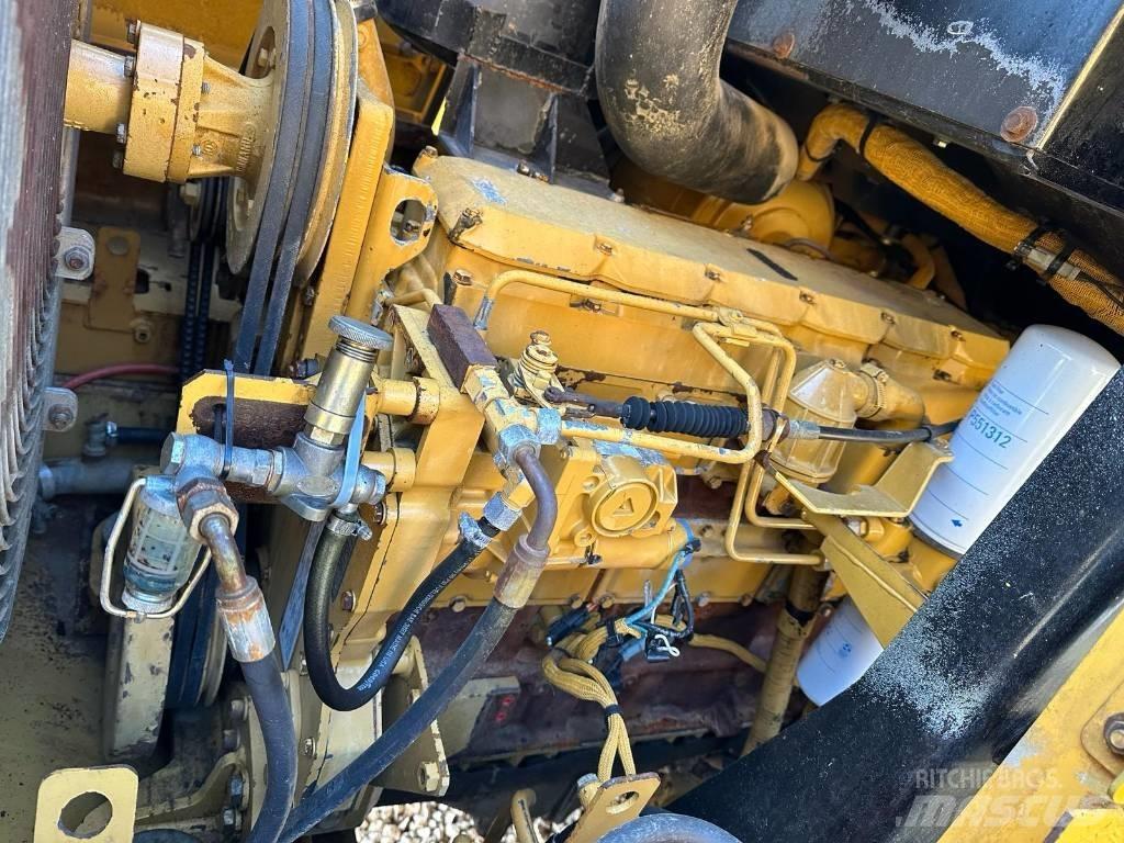 CAT 953 C Larvebåndslæssere
