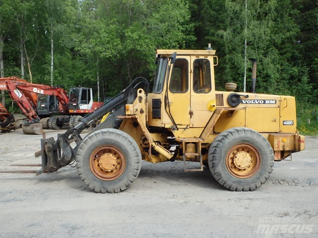 Volvo BM 4300 4x4 Læssemaskiner på hjul