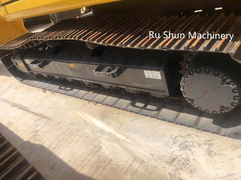 Komatsu PC 220-8 Gravemaskiner på larvebånd
