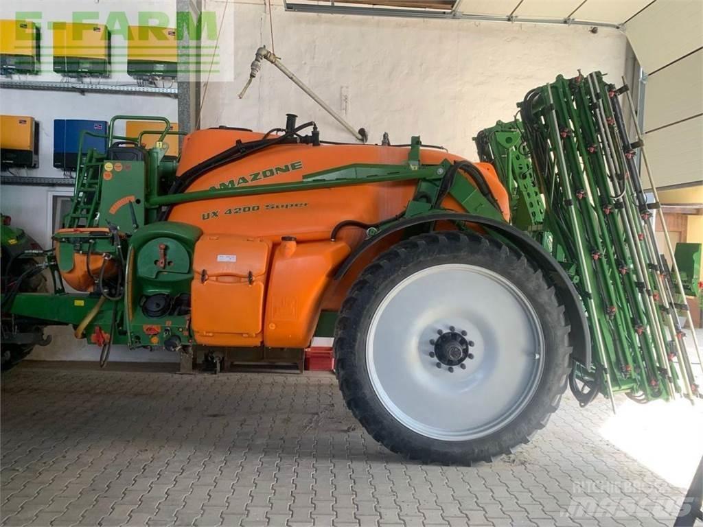 Amazone UX4200 Trailersprøjter