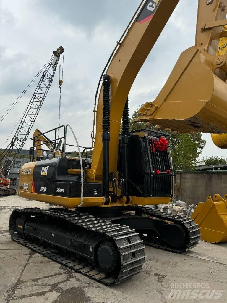 CAT 326D2 Gravemaskiner på larvebånd